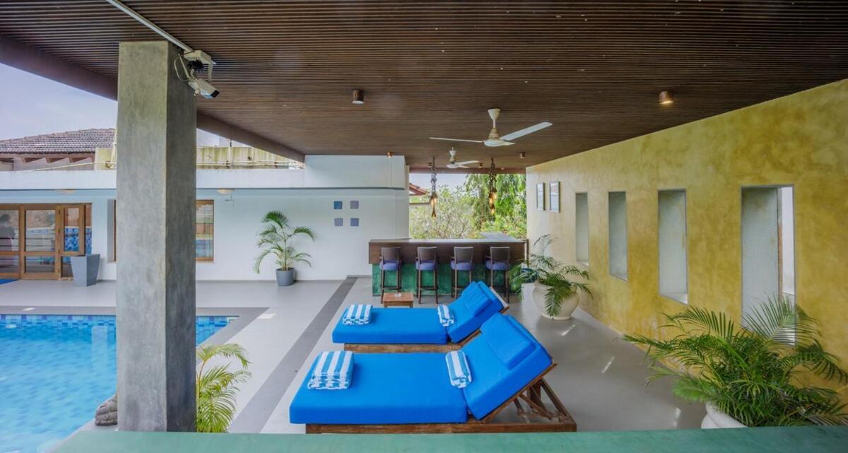 White House 3Bhk Villa With Pool And River View Candolim Exterior photo