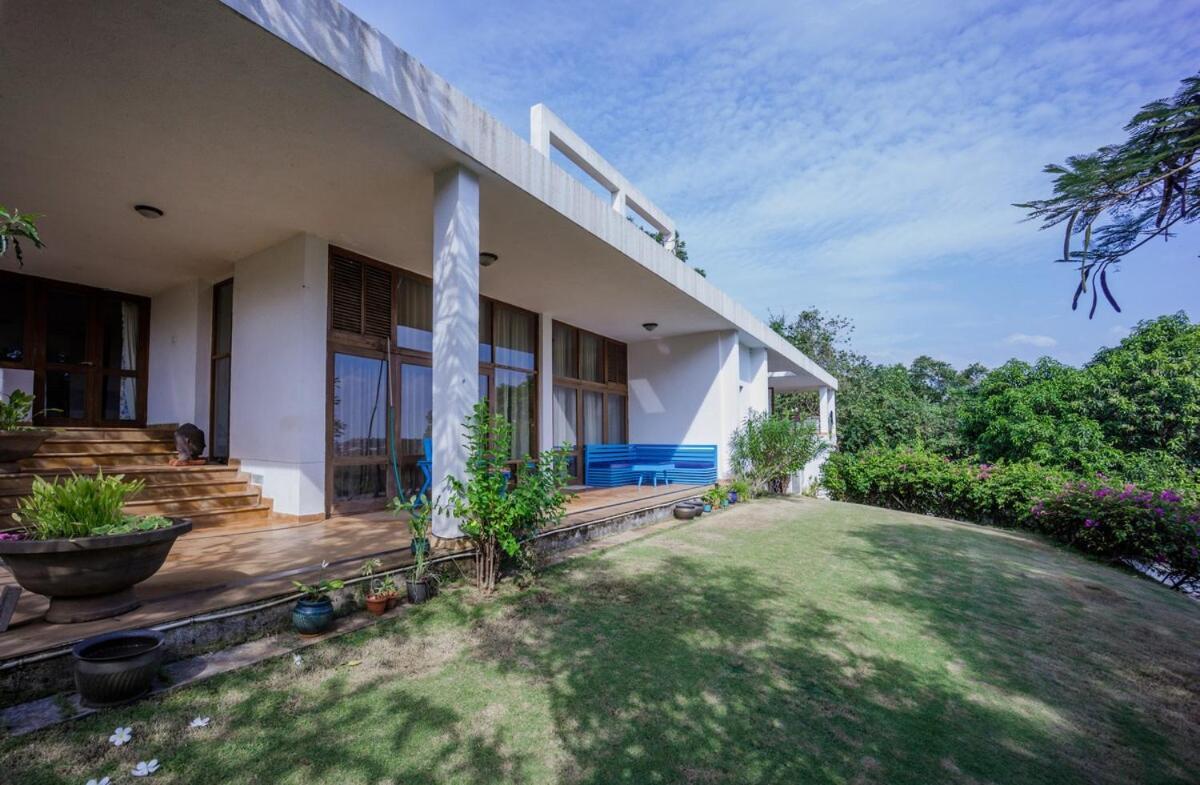 White House 3Bhk Villa With Pool And River View Candolim Exterior photo